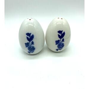 Vintage white and‎ blue salt and pepper shaker Japan